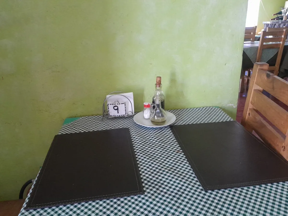 Pizarra real con el menú del día en El Yugo