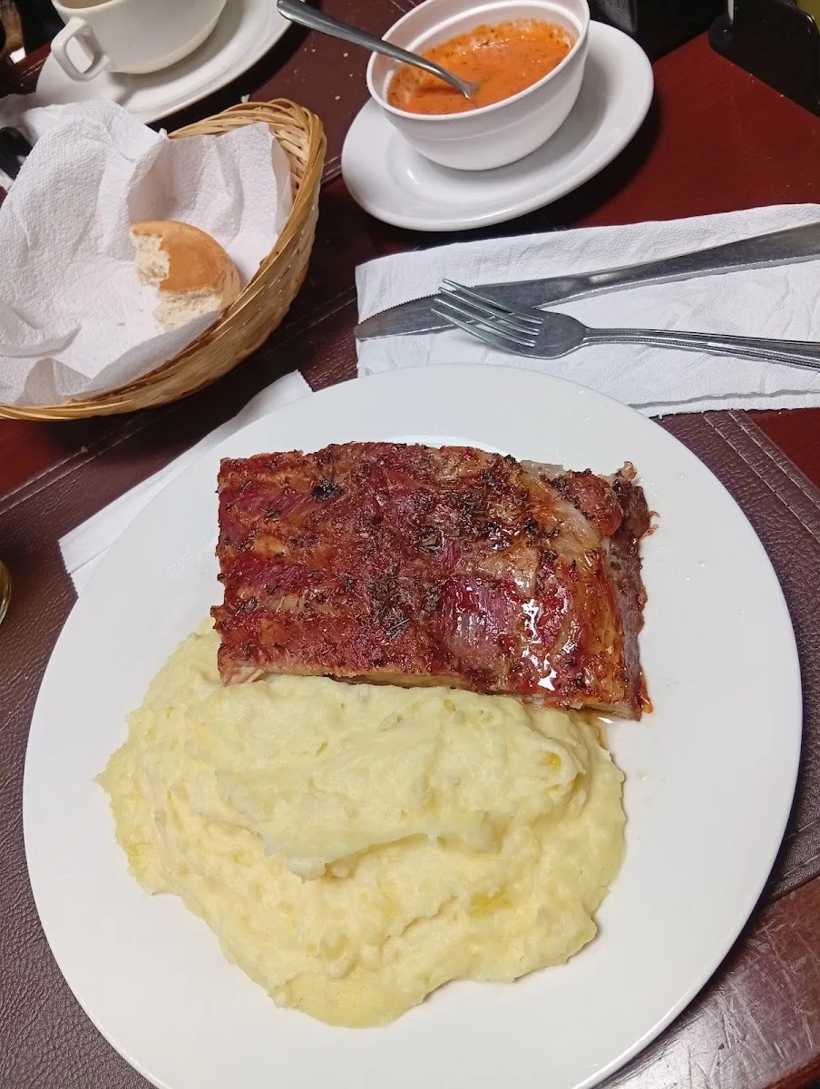 Costillar de cerdo con puré