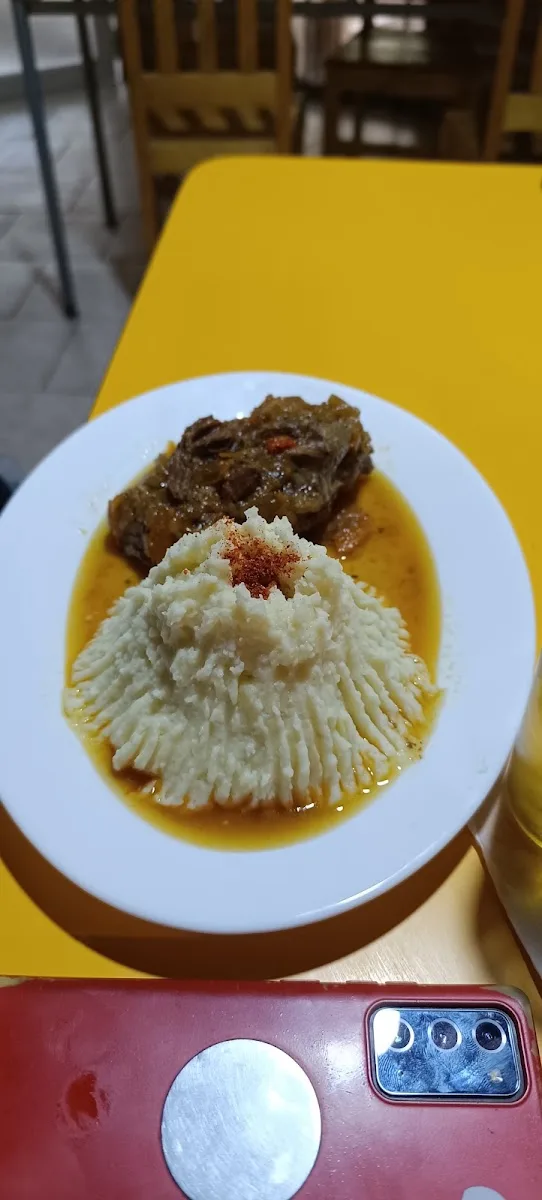 Puré con carne