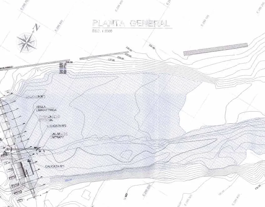 Planta general del embalse: espejo de agua, eje del muro y calicatas de estudio