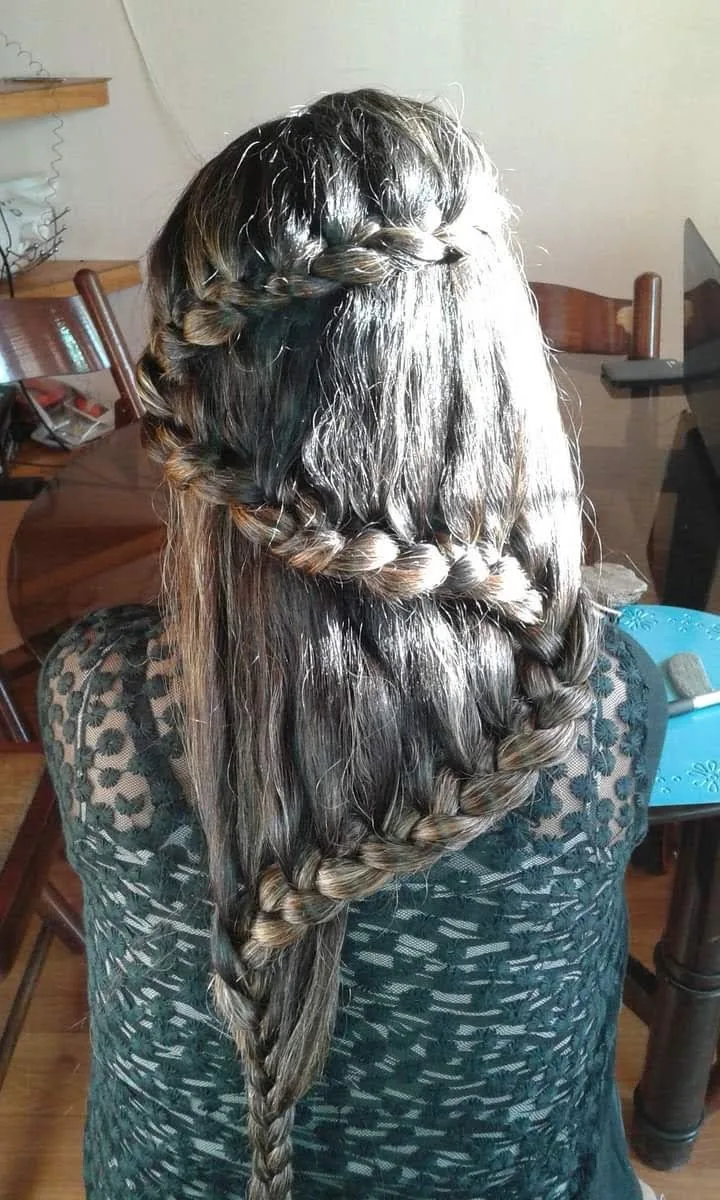 Peinado con trenzas hecho en Nip Tuck