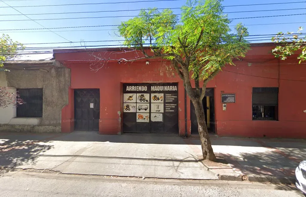 Fachada de Servicios y Construcciones Fernando Lazcano: portón de arriendo de maquinaria en Calle 4 Oriente 1632, Talca (Google Street View)
