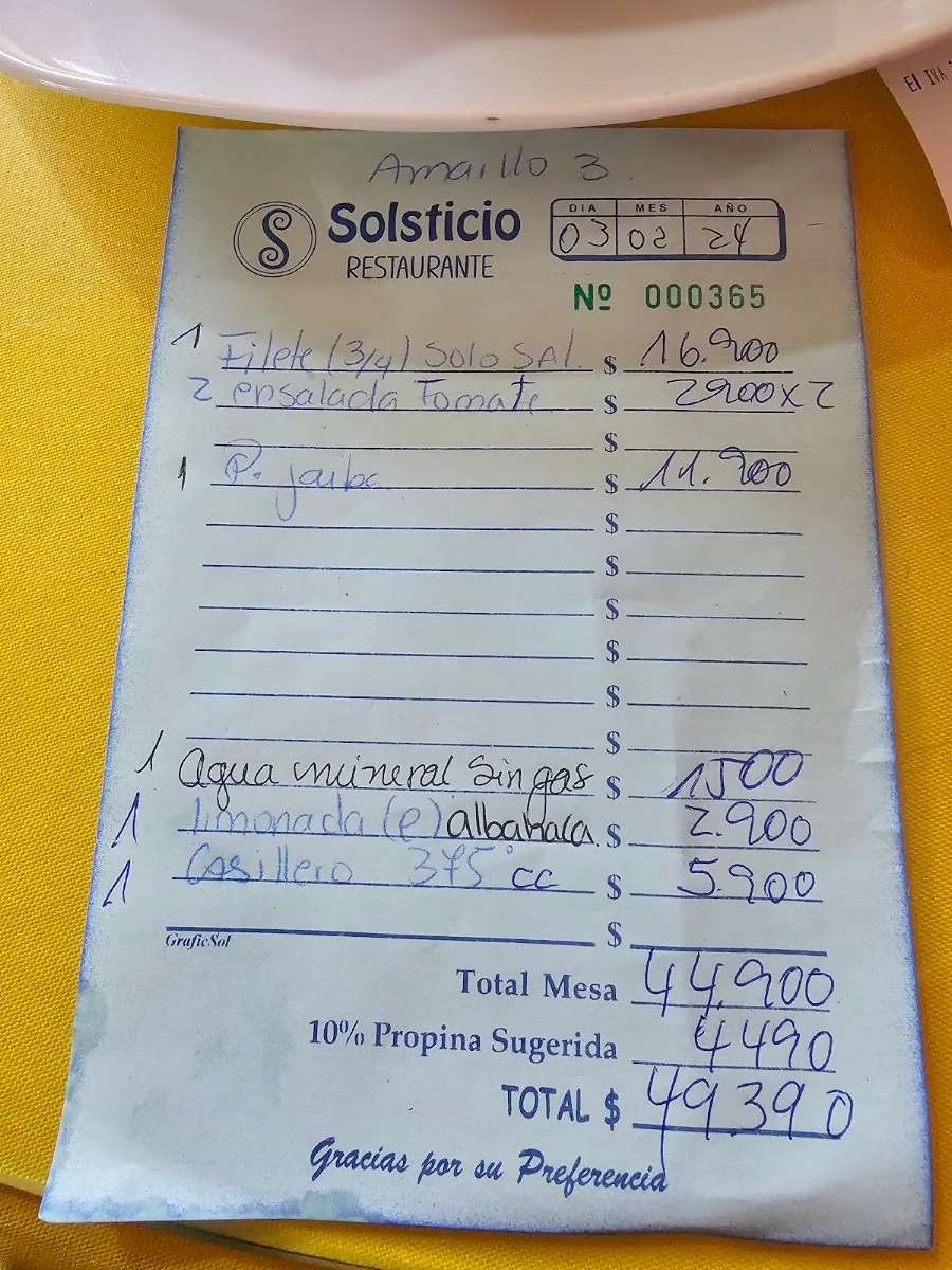 Boleta de Solsticio Restaurante con su logo manuscrito