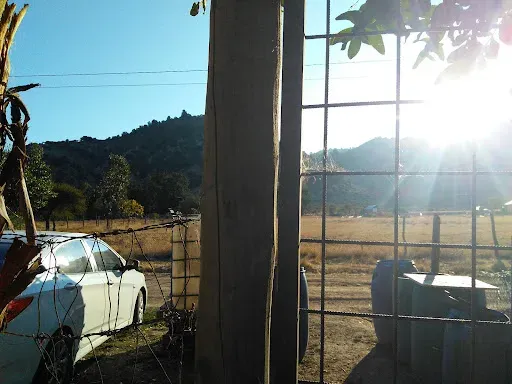 Campos y cerros de Itahue, la localidad rural donde está el taller